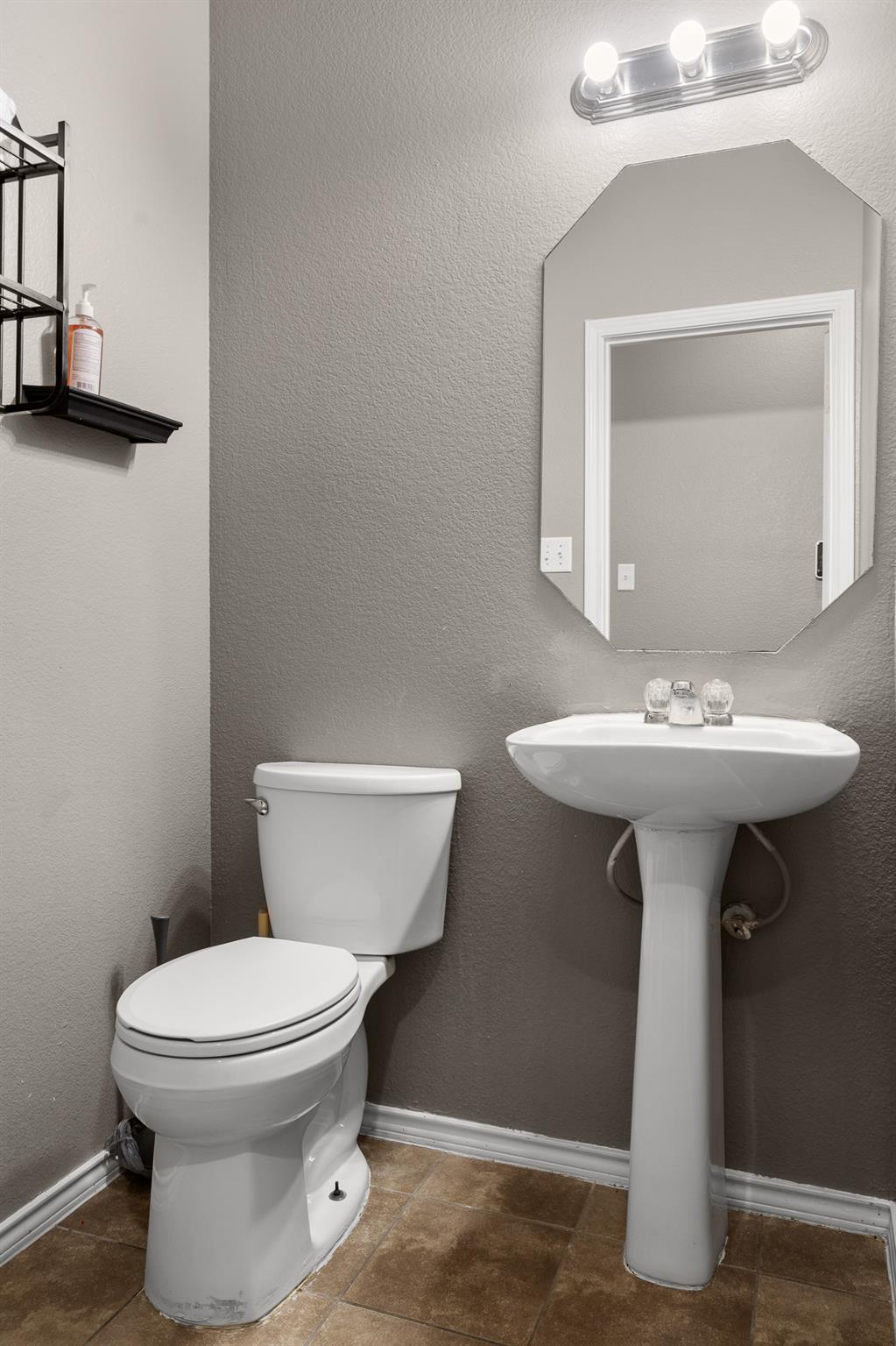 6304 Nessy Dr, Killeen, TX 76549