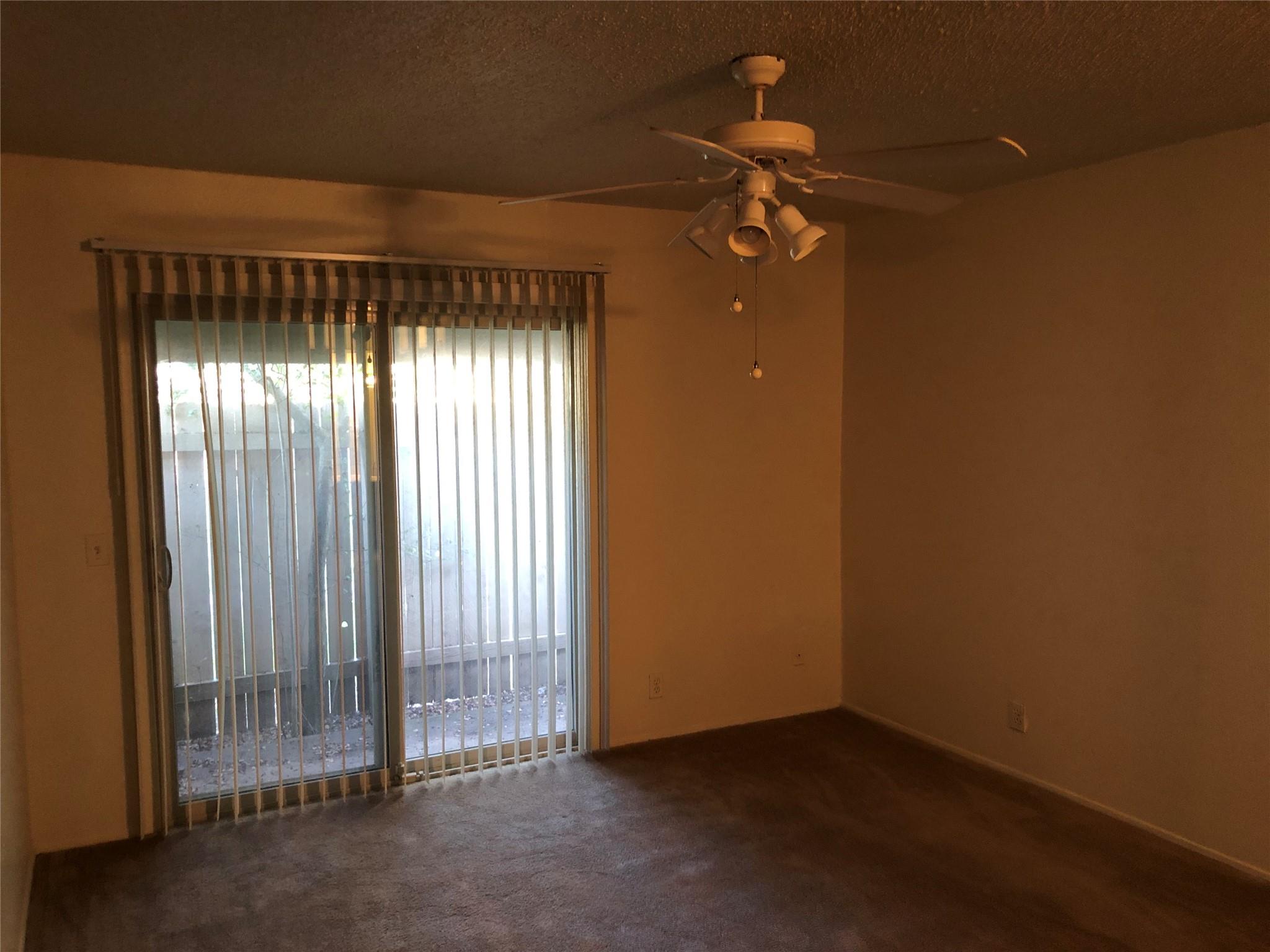 914 W MEADOWMERE Ln, Austin, TX 78758