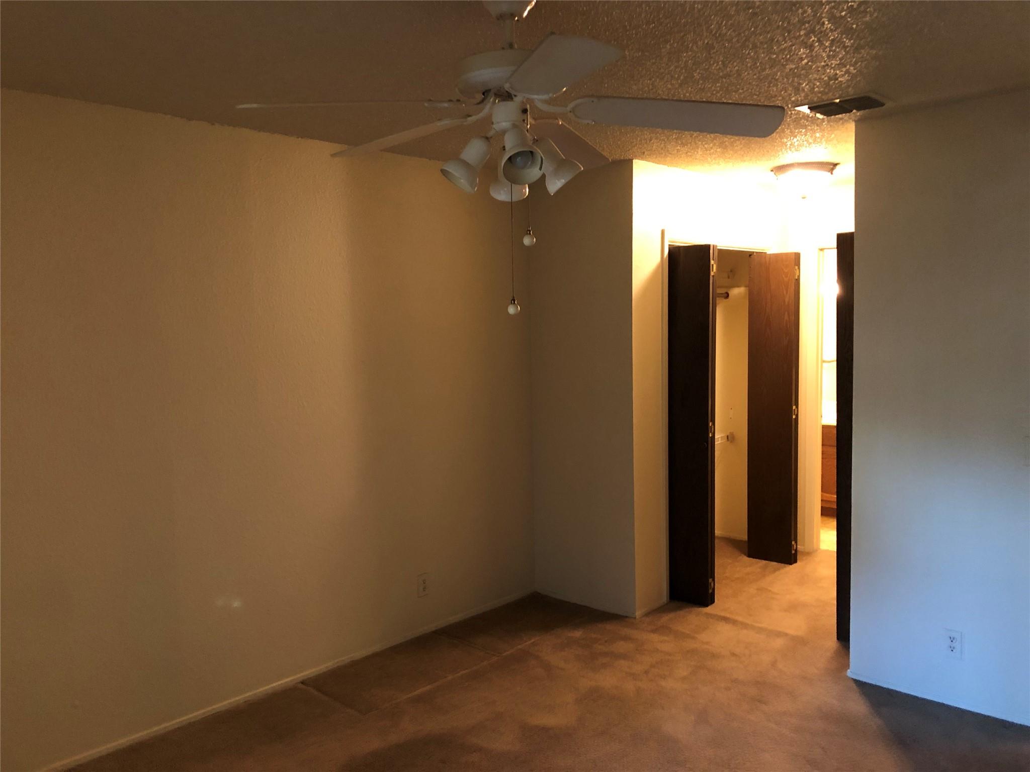 914 W MEADOWMERE Ln, Austin, TX 78758