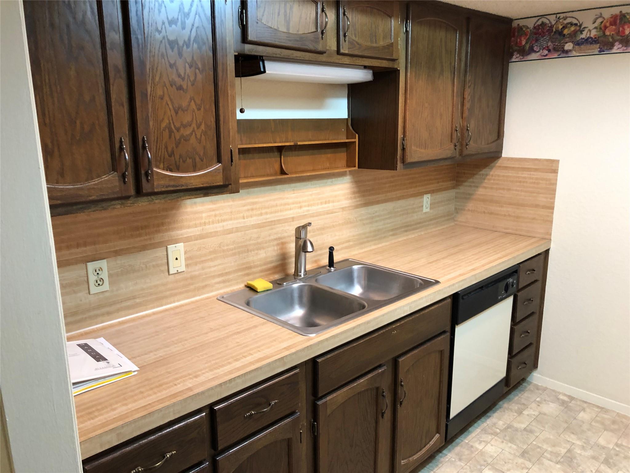 914 W MEADOWMERE Ln, Austin, TX 78758