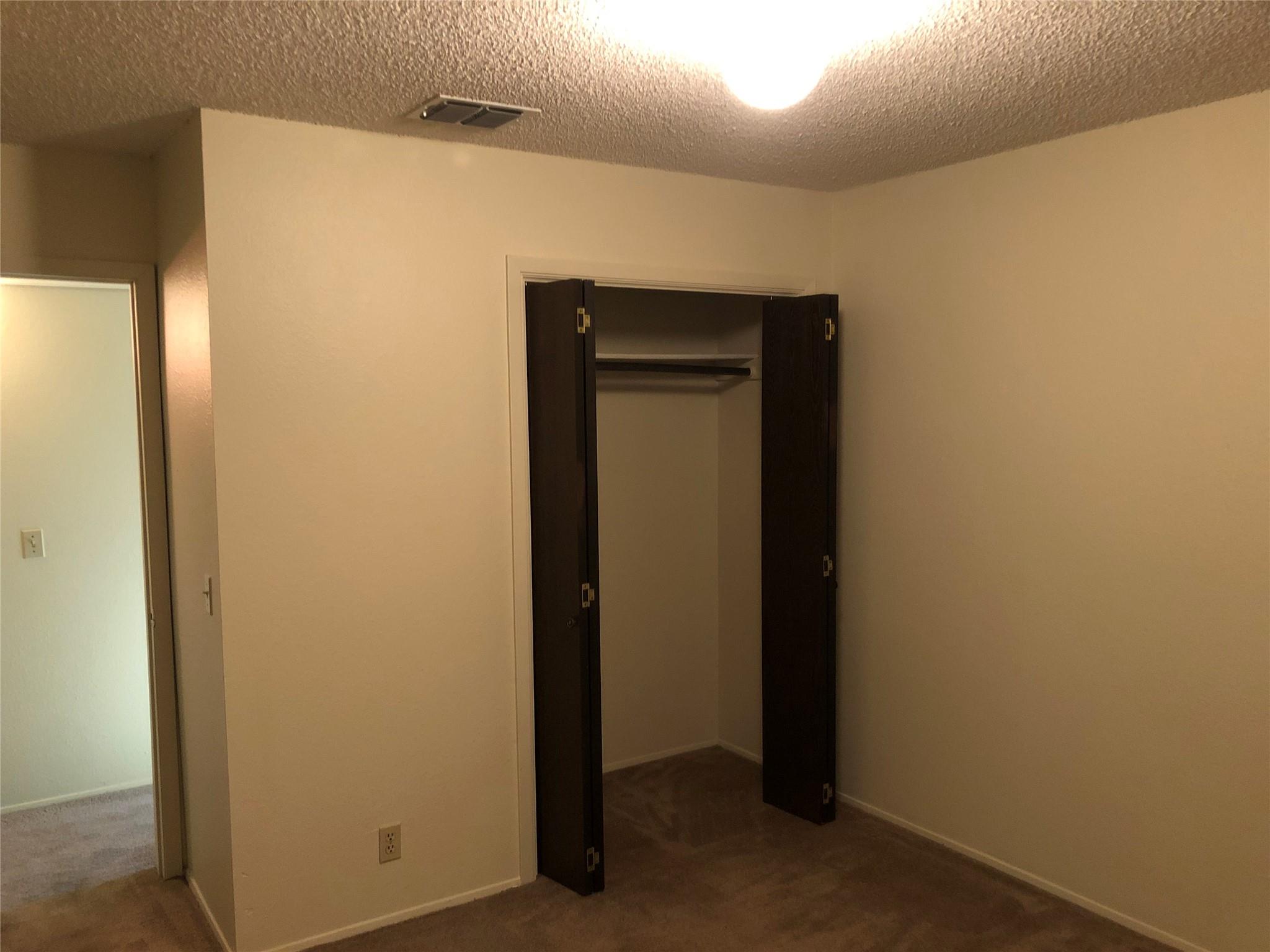 914 W MEADOWMERE Ln, Austin, TX 78758