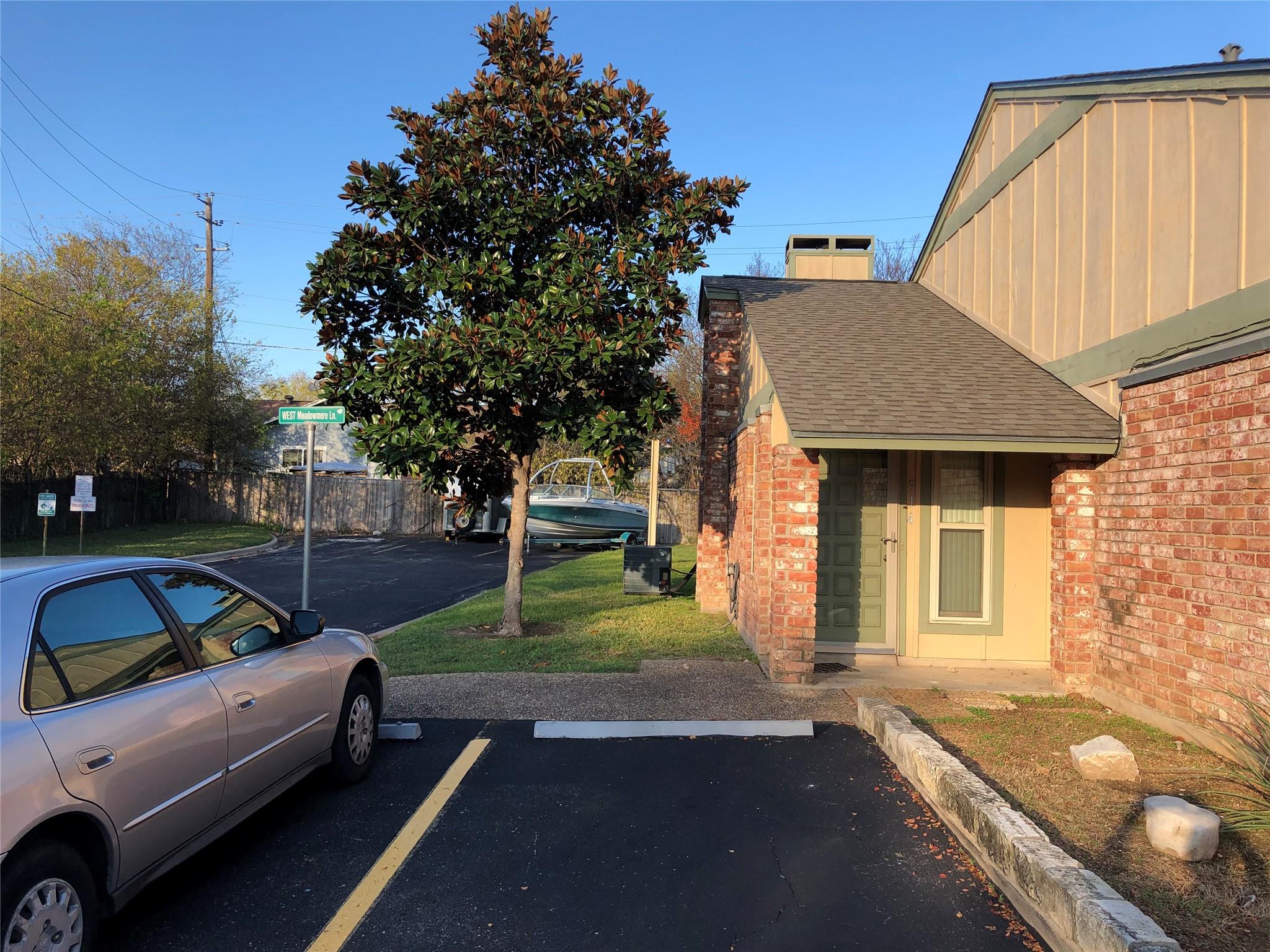 914 W MEADOWMERE Ln, Austin, TX 78758