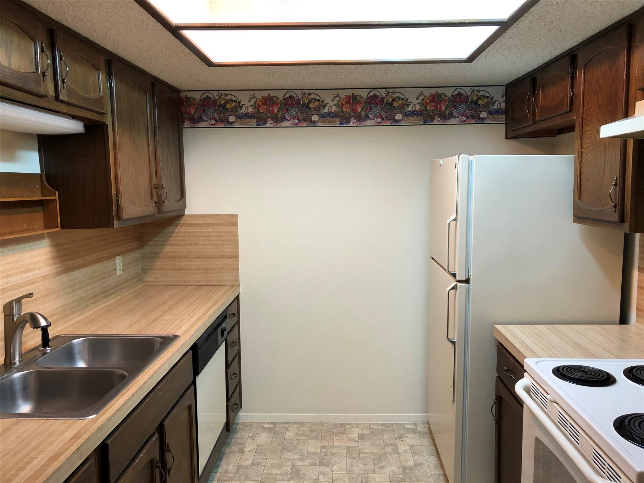 914 W MEADOWMERE Ln, Austin, TX 78758