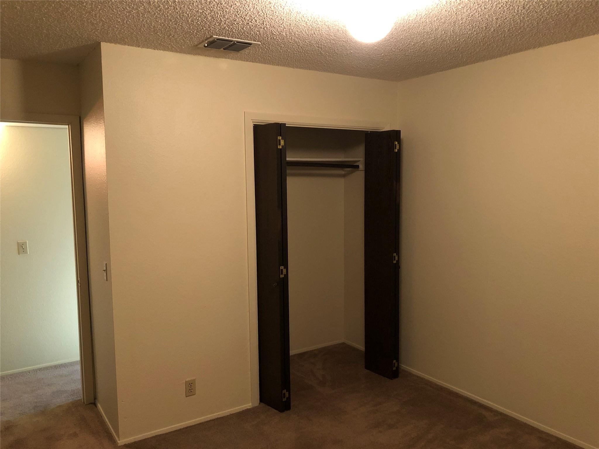 914 W MEADOWMERE Ln, Austin, TX 78758