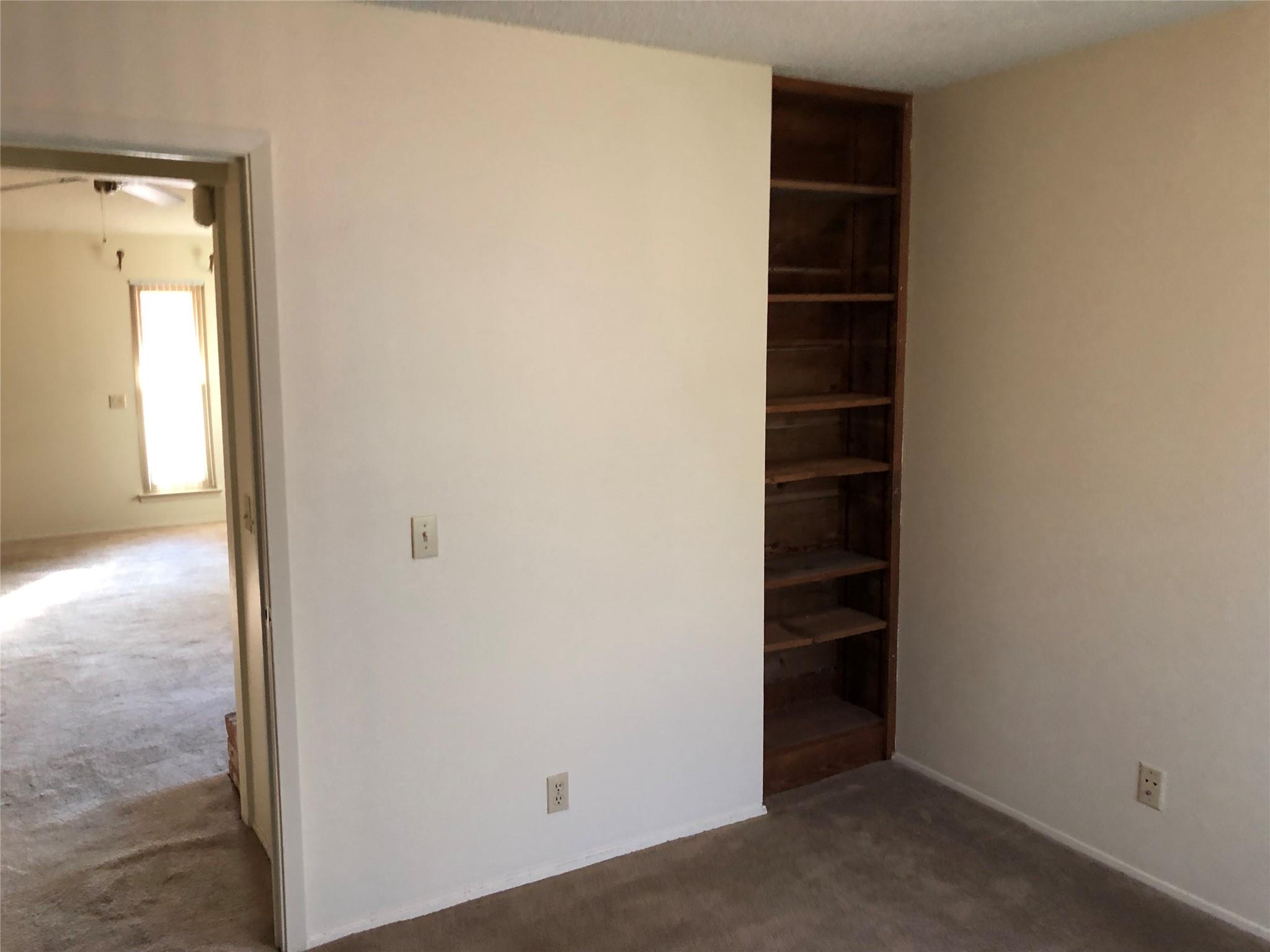 914 W MEADOWMERE Ln, Austin, TX 78758