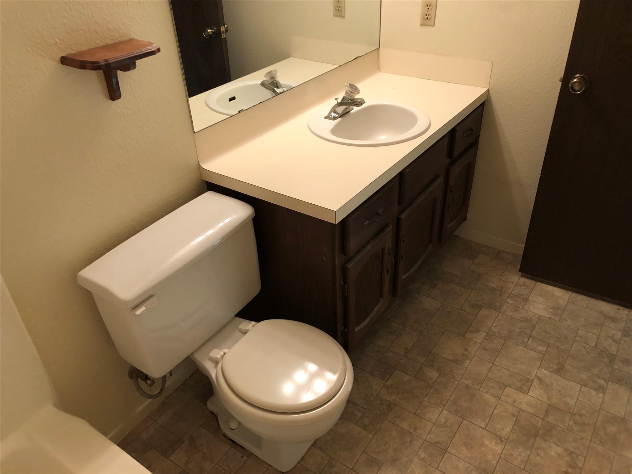 914 W MEADOWMERE Ln, Austin, TX 78758