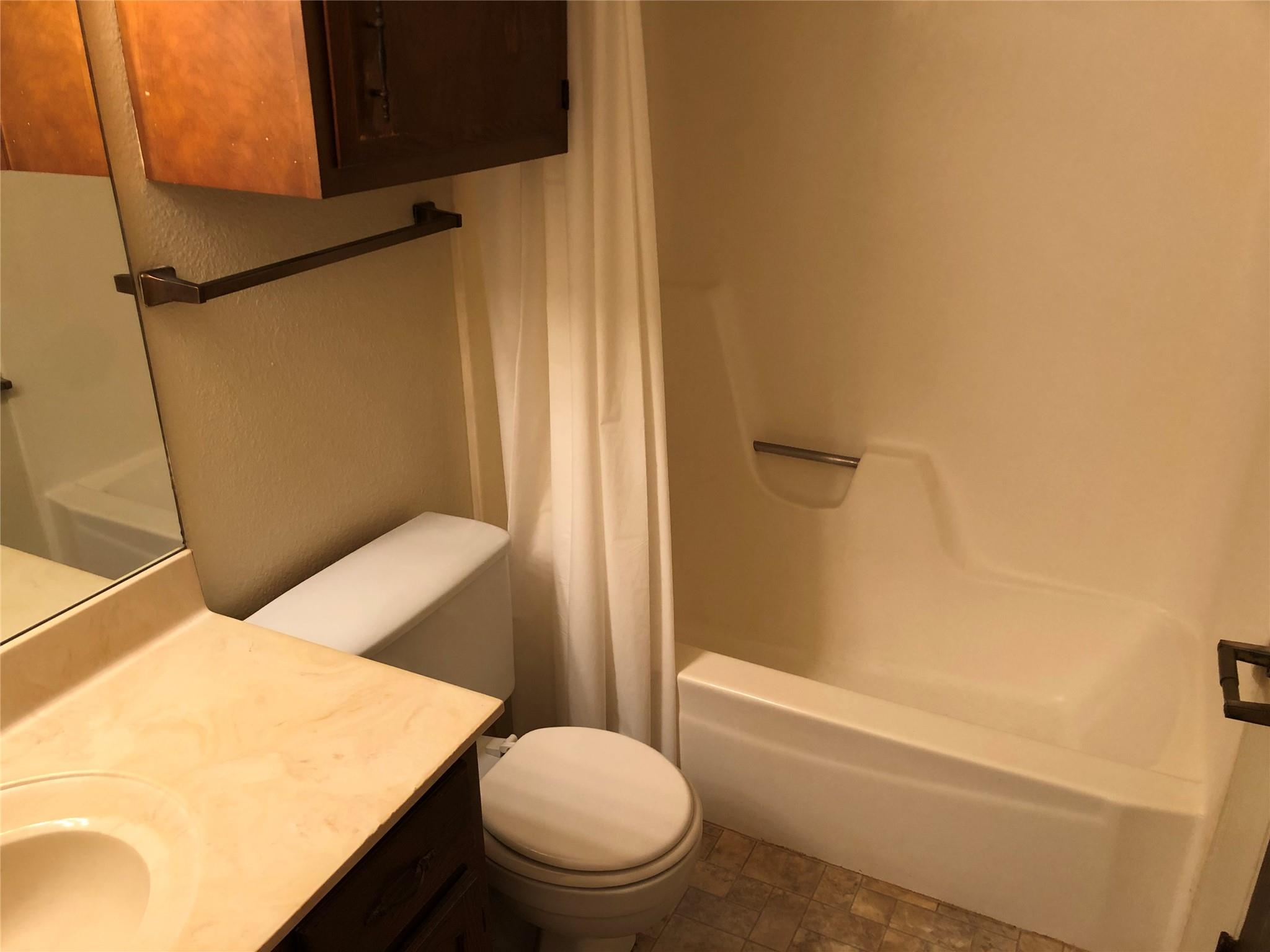 914 W MEADOWMERE Ln, Austin, TX 78758