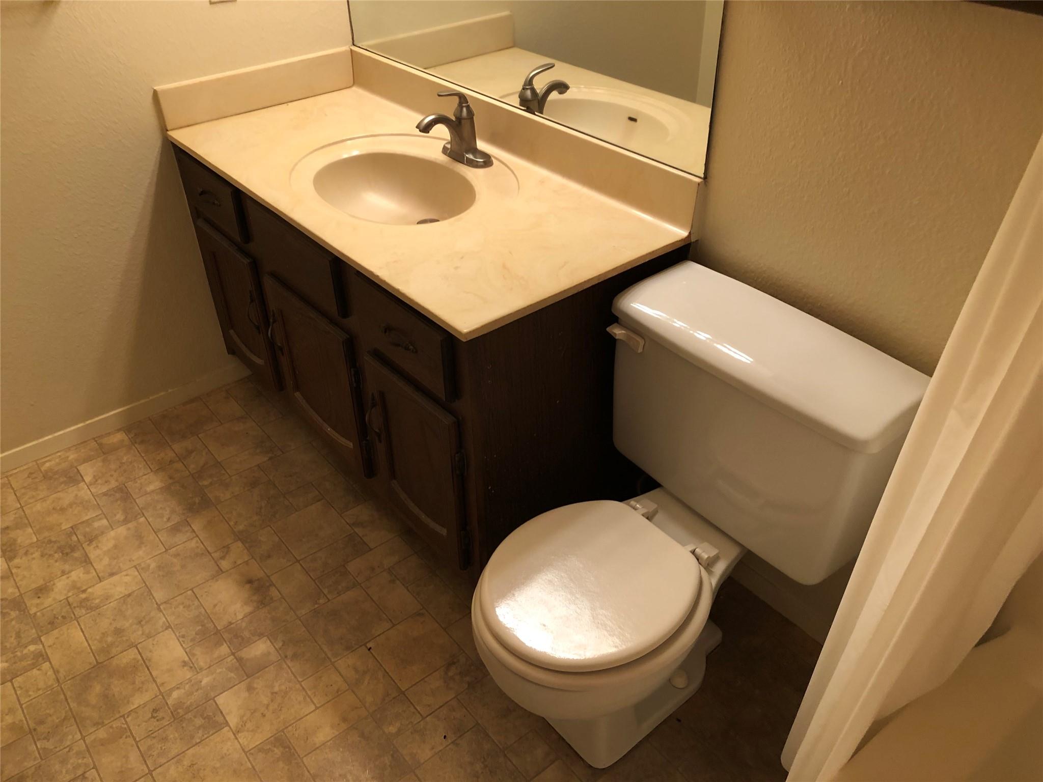 914 W MEADOWMERE Ln, Austin, TX 78758