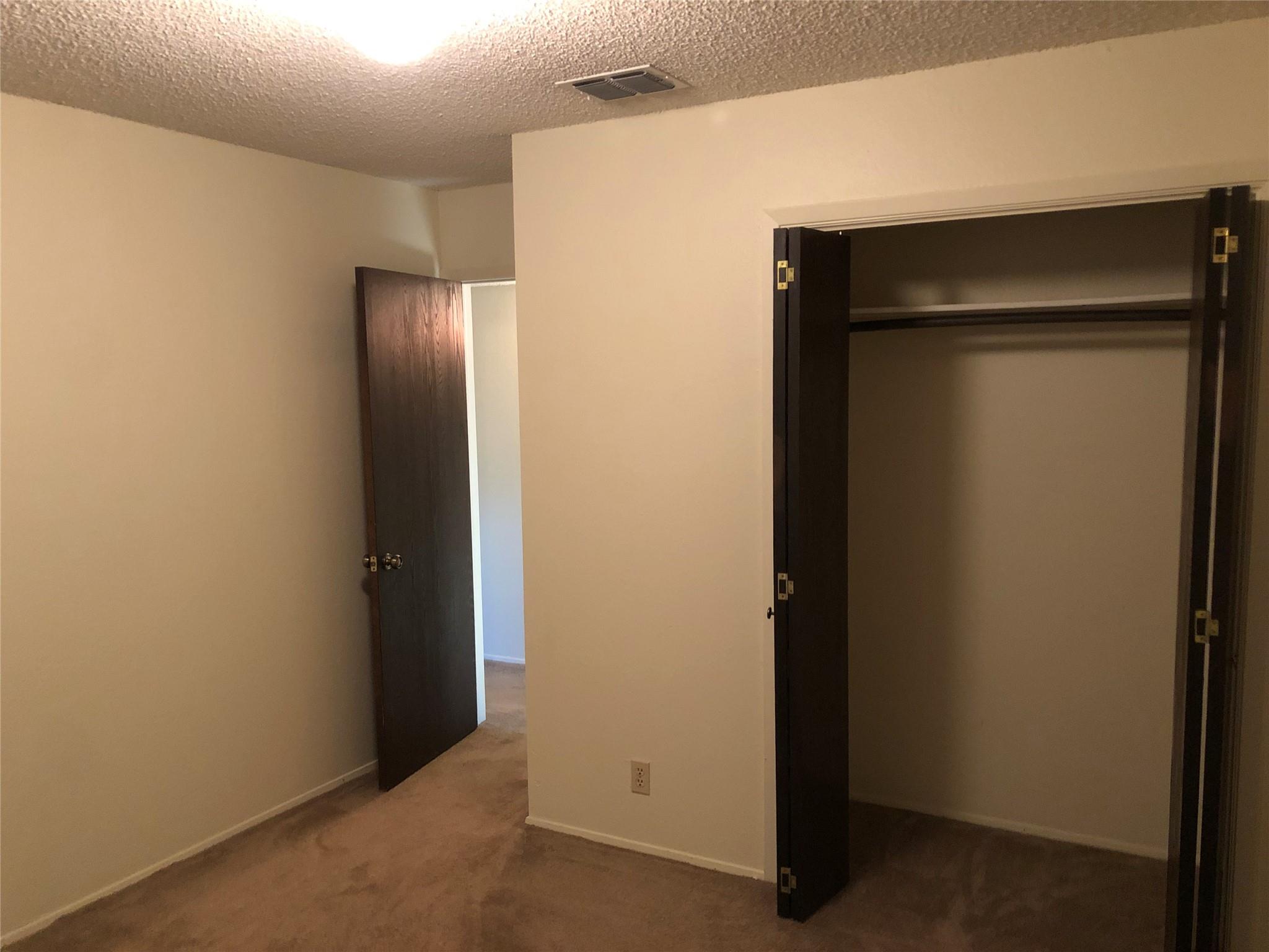 914 W MEADOWMERE Ln, Austin, TX 78758