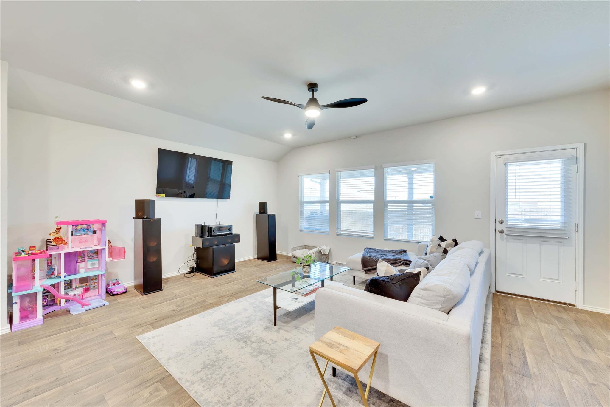 6104 Shanjia Dr, Austin, TX 78724