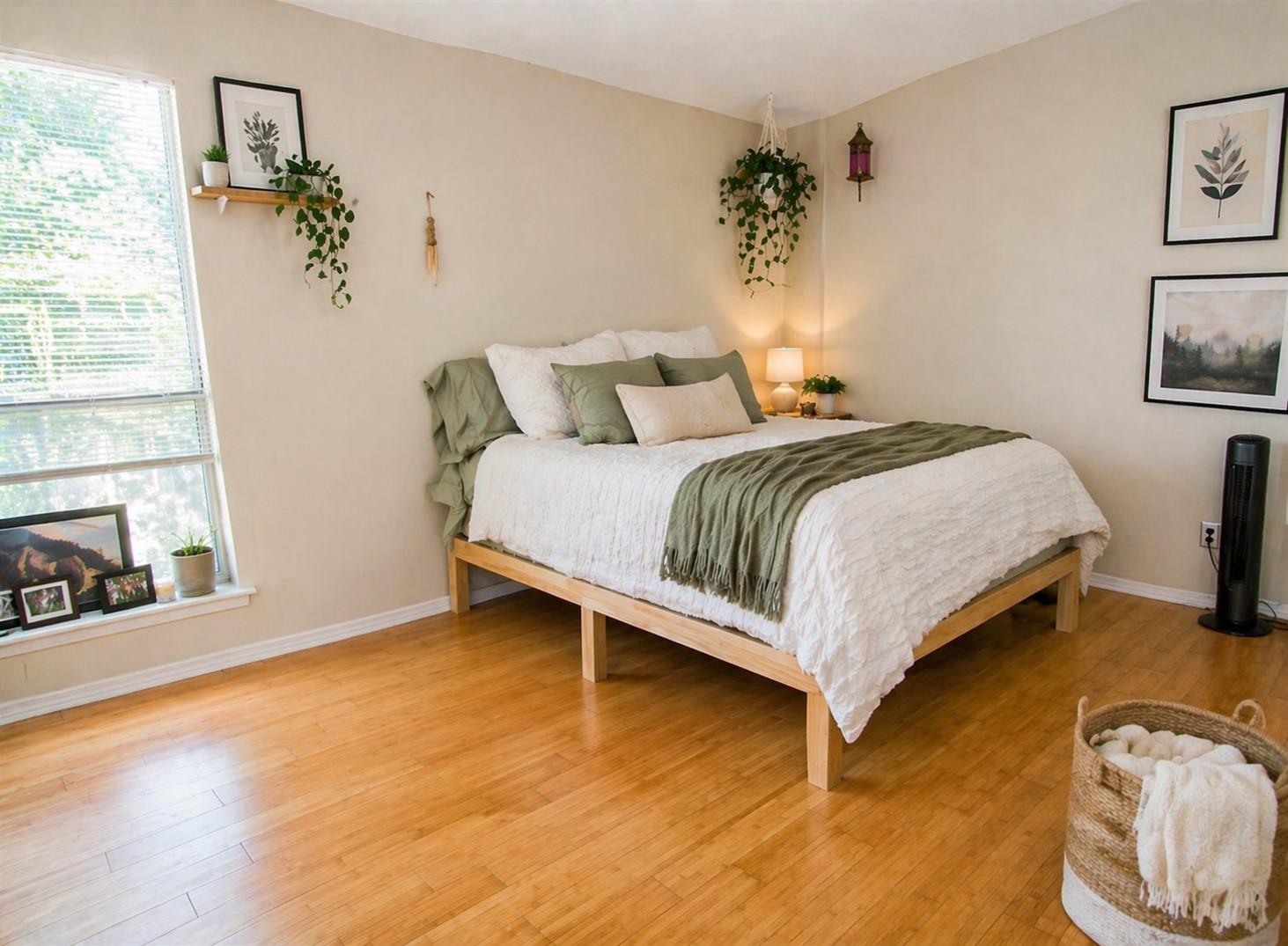 202 E 45th St # 203, Austin, TX 78751