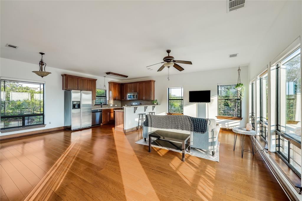 17005 Northlake Hills Dr, Jonestown, TX 78645