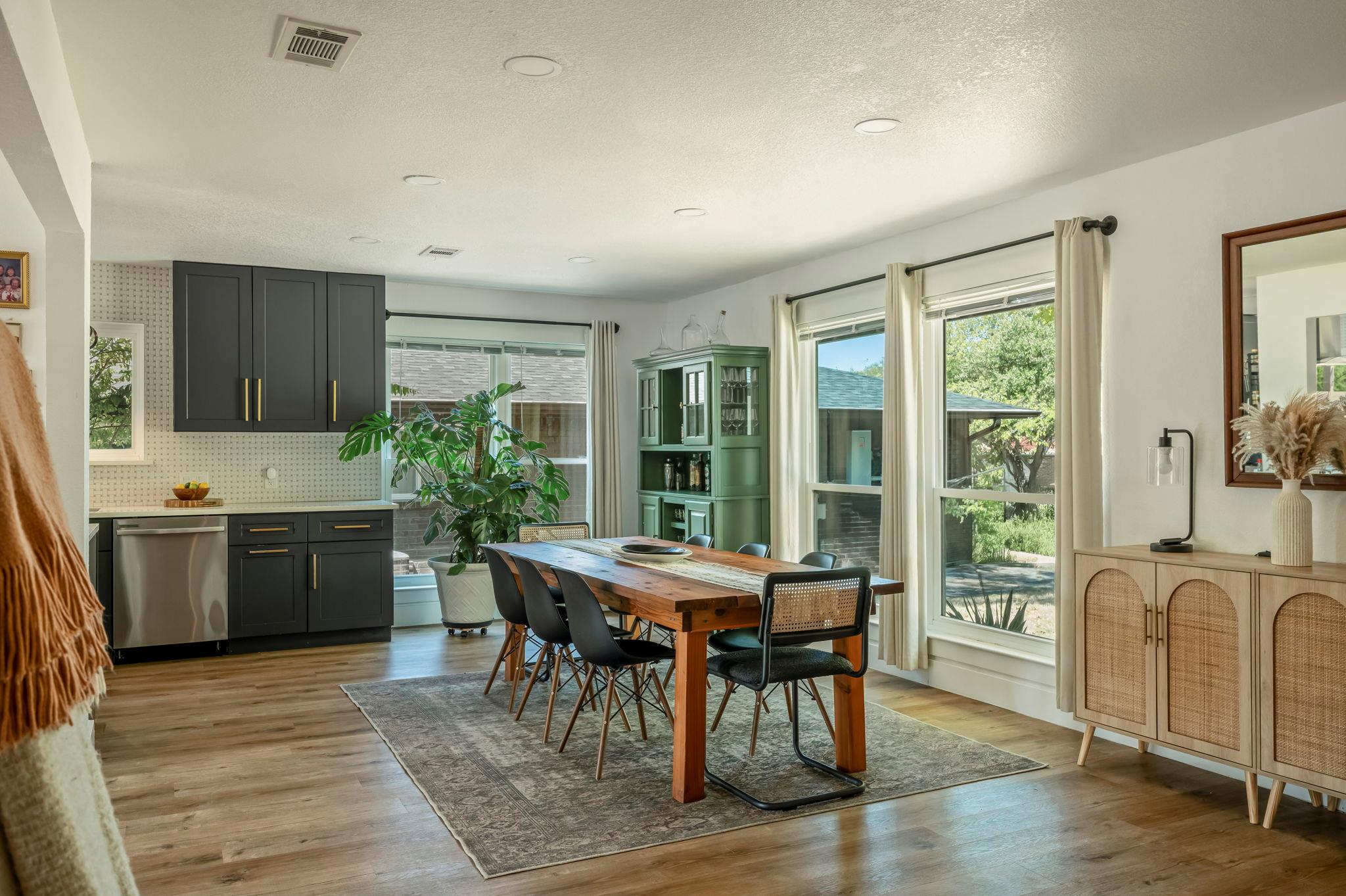 7305 Meadowood Dr, Austin, TX 78723