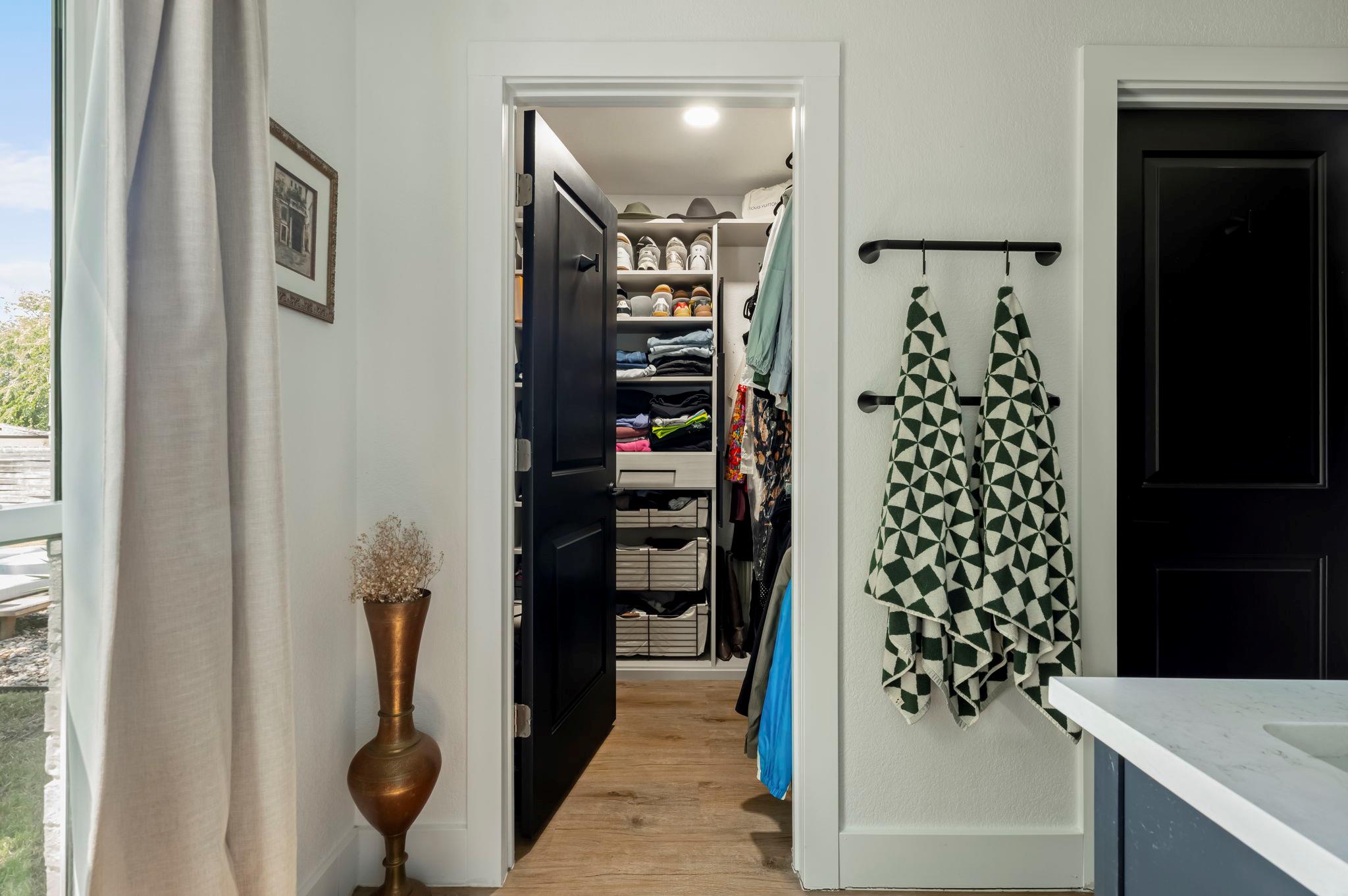 7305 Meadowood Dr, Austin, TX 78723