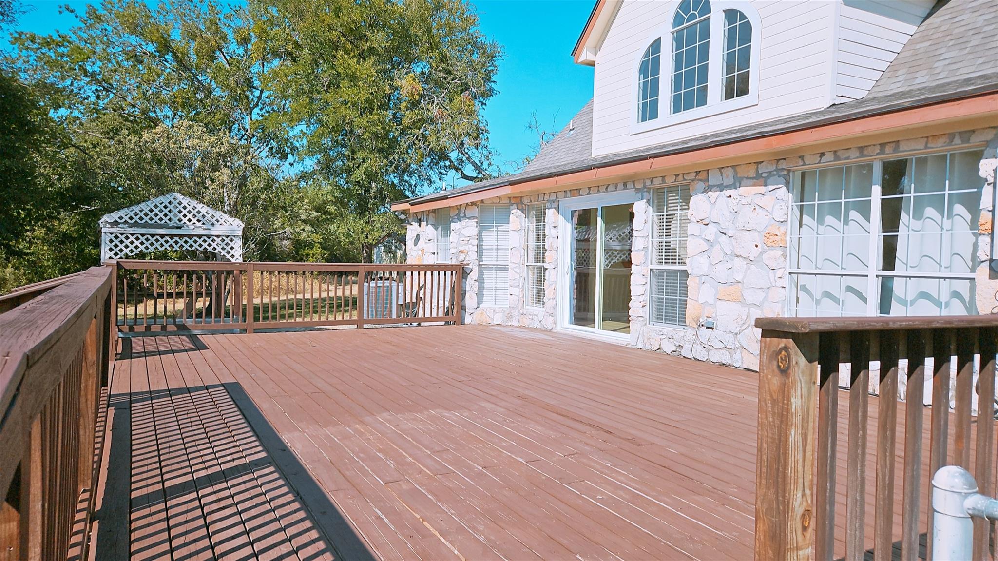 105 Meadow Dr, Georgetown, TX 78633