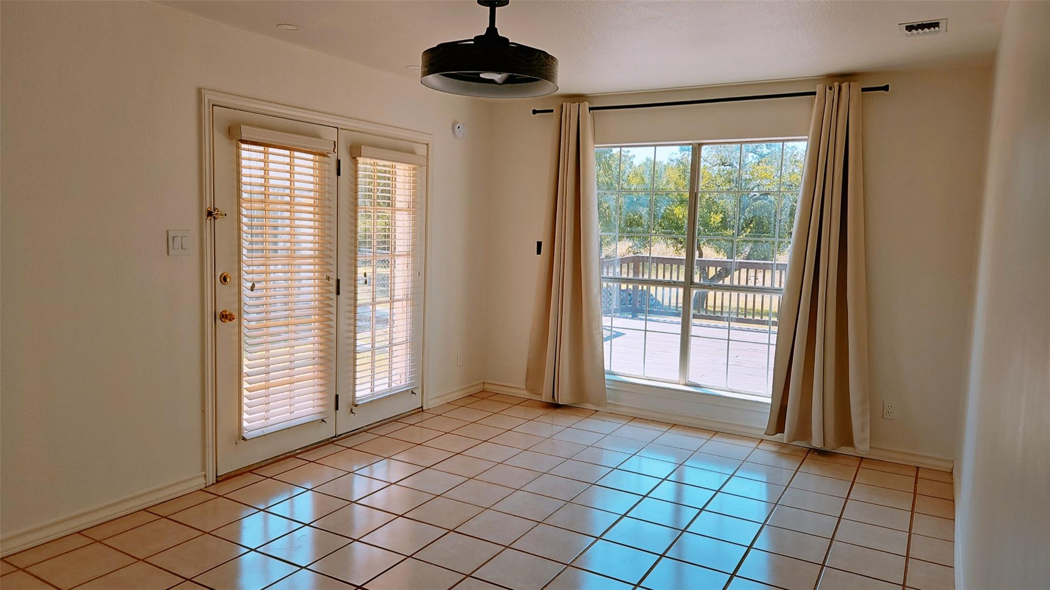 105 Meadow Dr, Georgetown, TX 78633