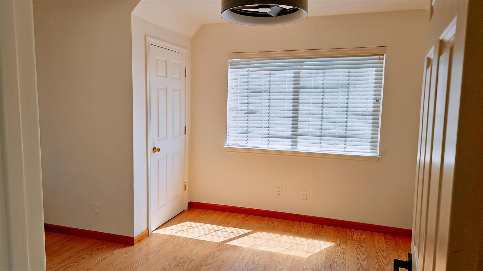 105 Meadow Dr, Georgetown, TX 78633