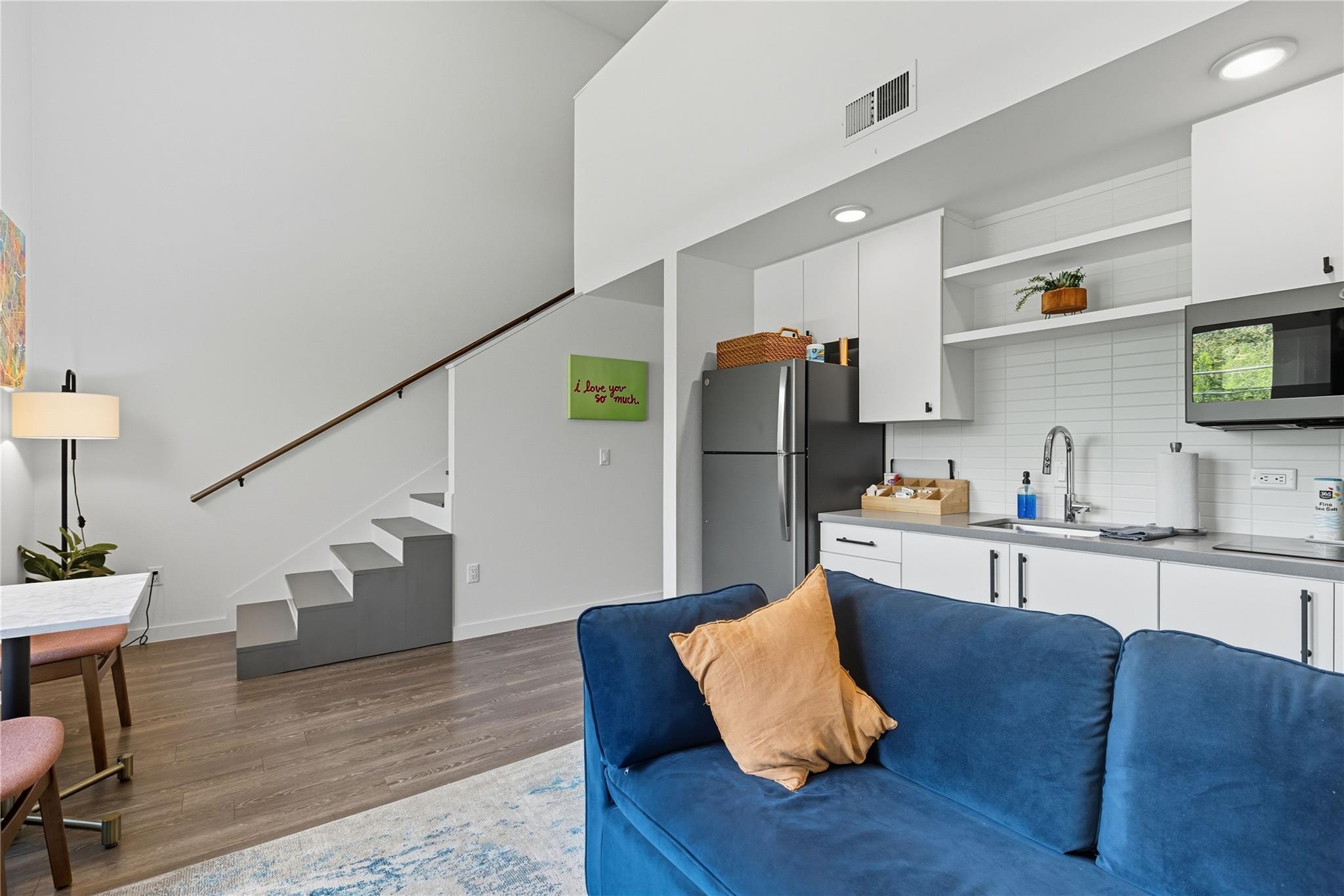 49 Navasota St # 205, Austin, TX 78702