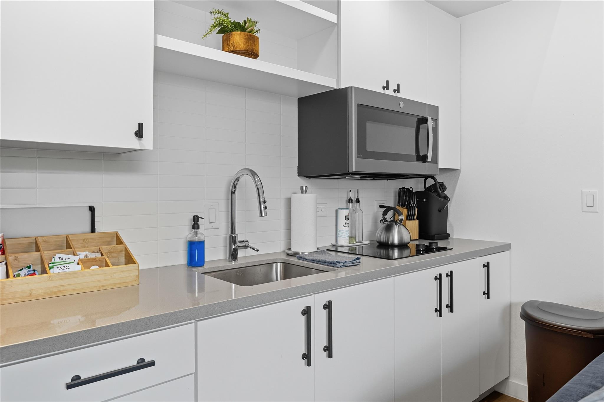 49 Navasota St # 205, Austin, TX 78702