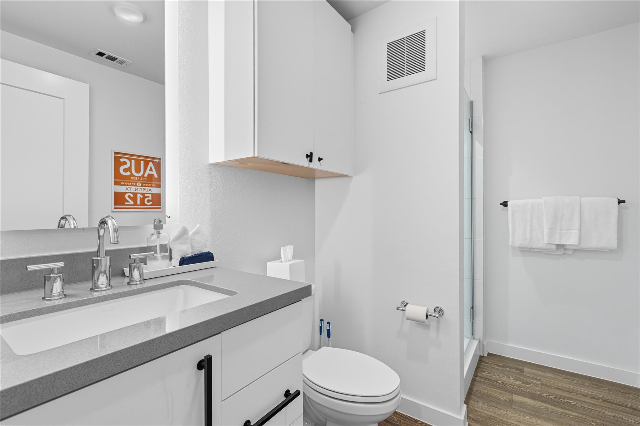 49 Navasota St # 205, Austin, TX 78702