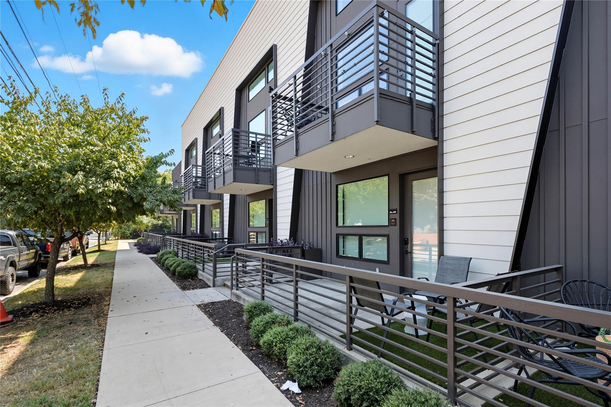 49 Navasota St # 205, Austin, TX 78702