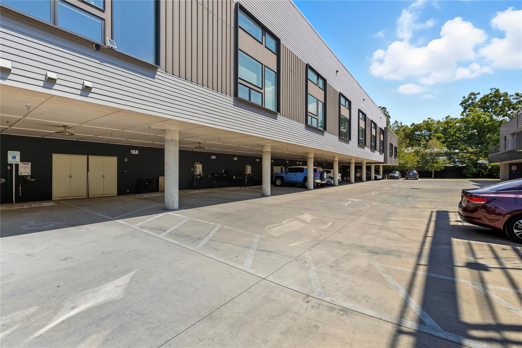 49 Navasota St # 205, Austin, TX 78702