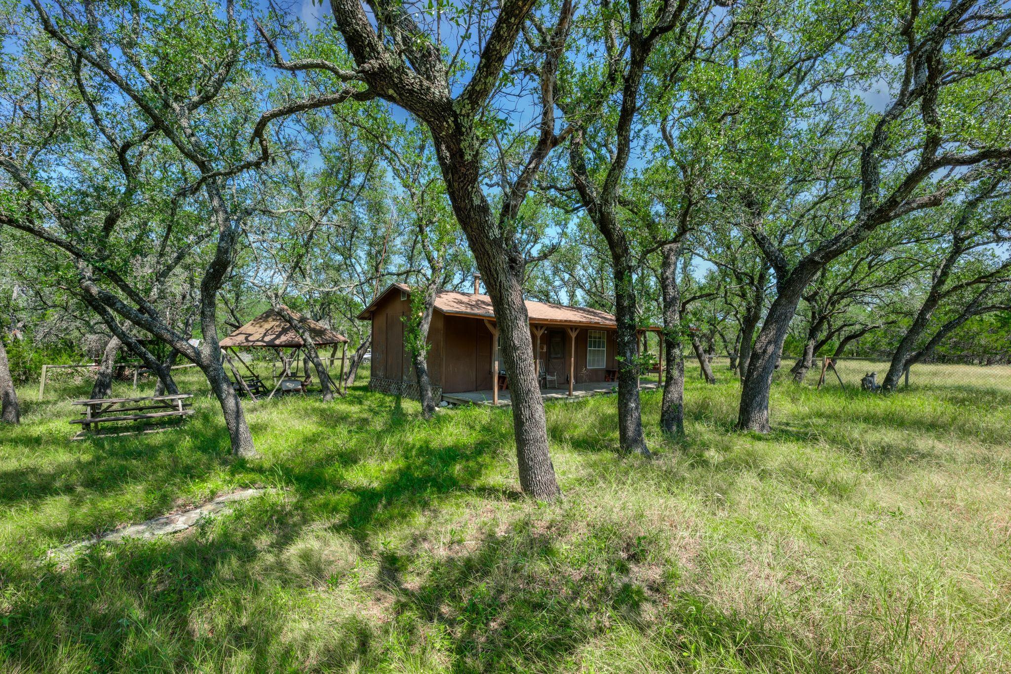 807 County Road 420, Spicewood, TX 78669