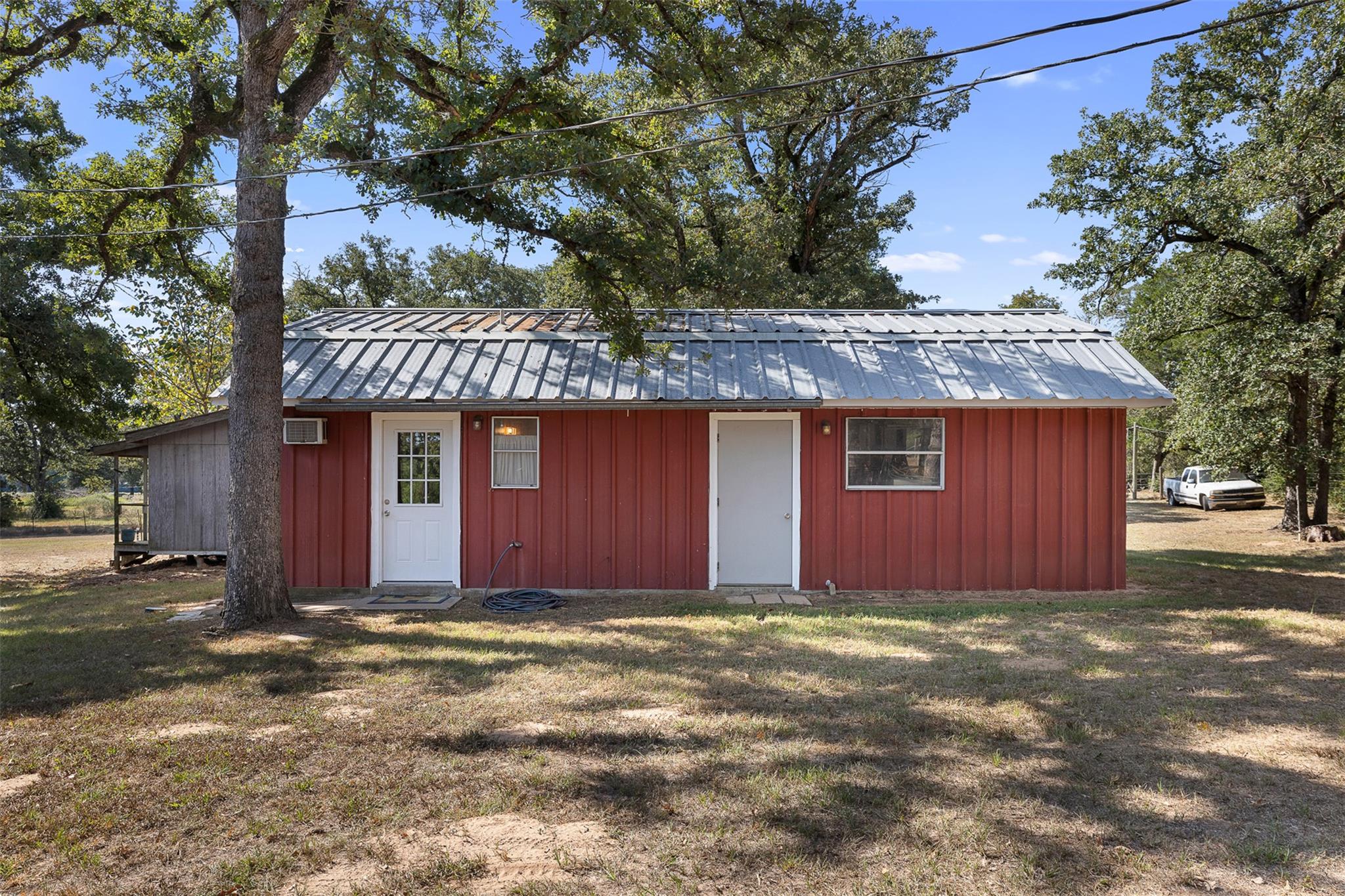 179 Stiewert Ln, Paige, TX 78659