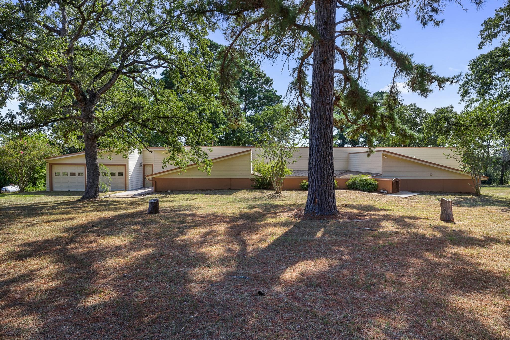 179 Stiewert Ln, Paige, TX 78659