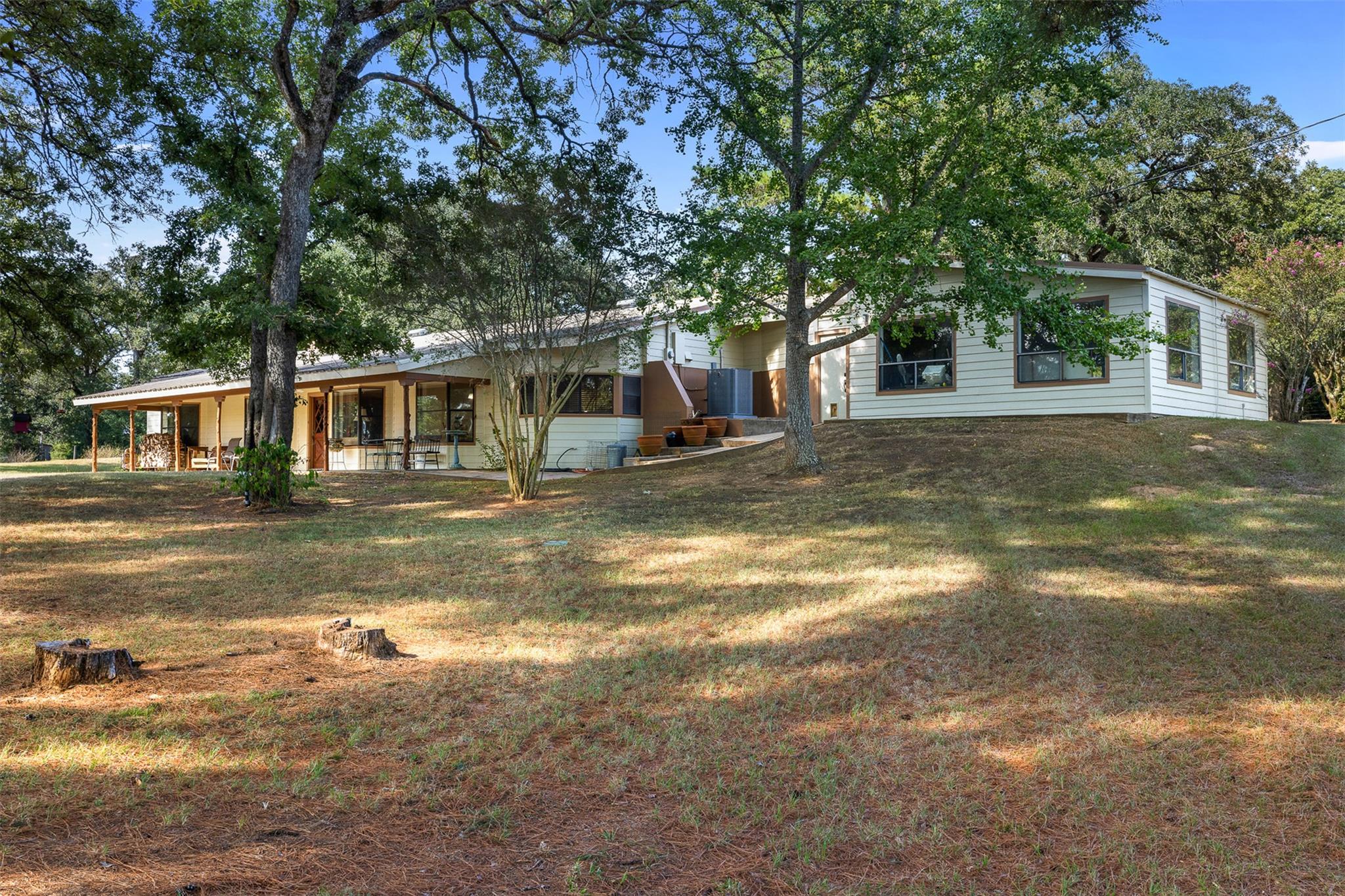 179 Stiewert Ln, Paige, TX 78659