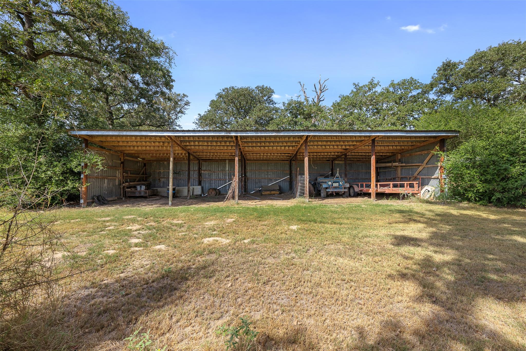 179 Stiewert Ln, Paige, TX 78659