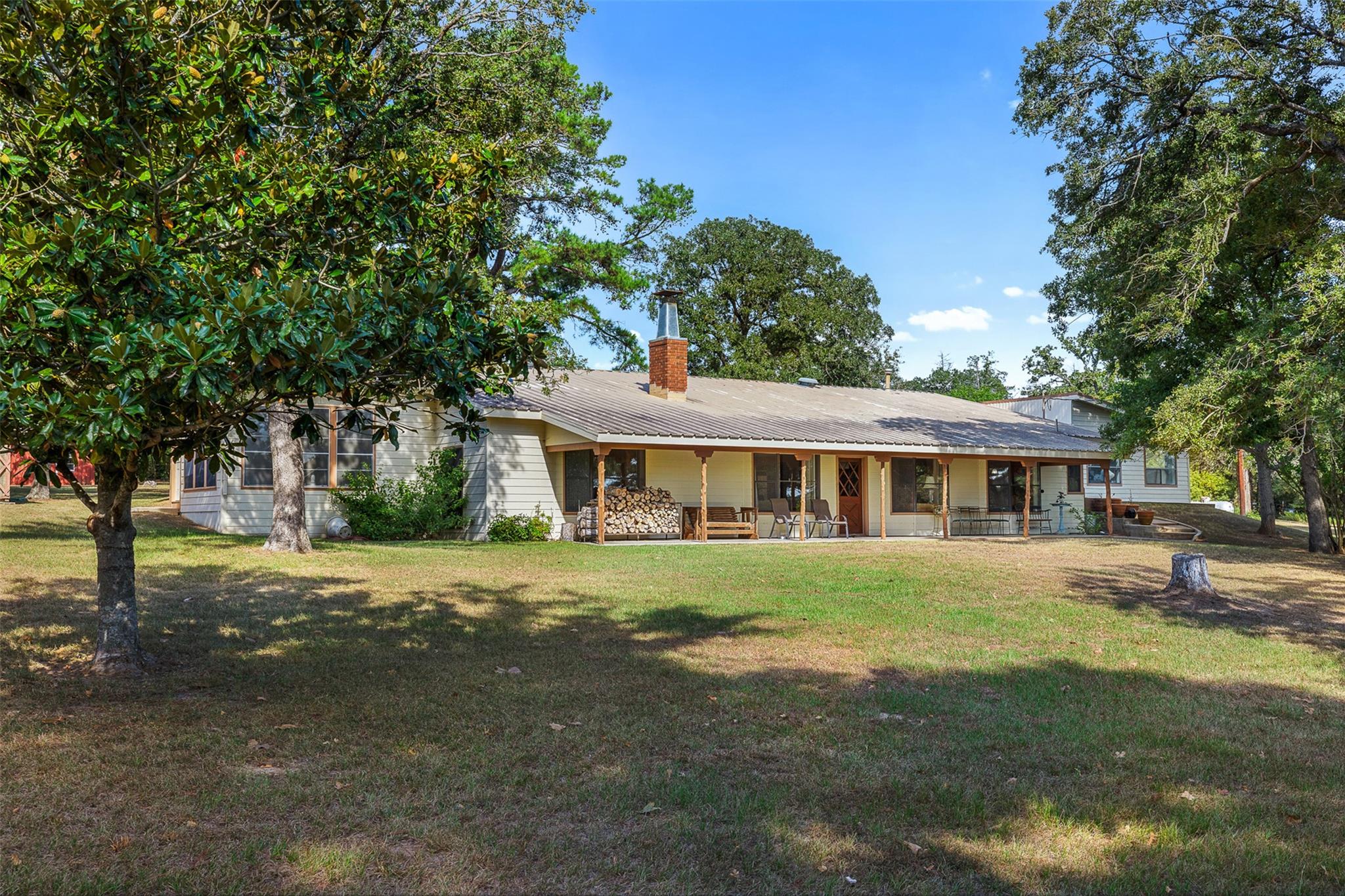 179 Stiewert Ln, Paige, TX 78659