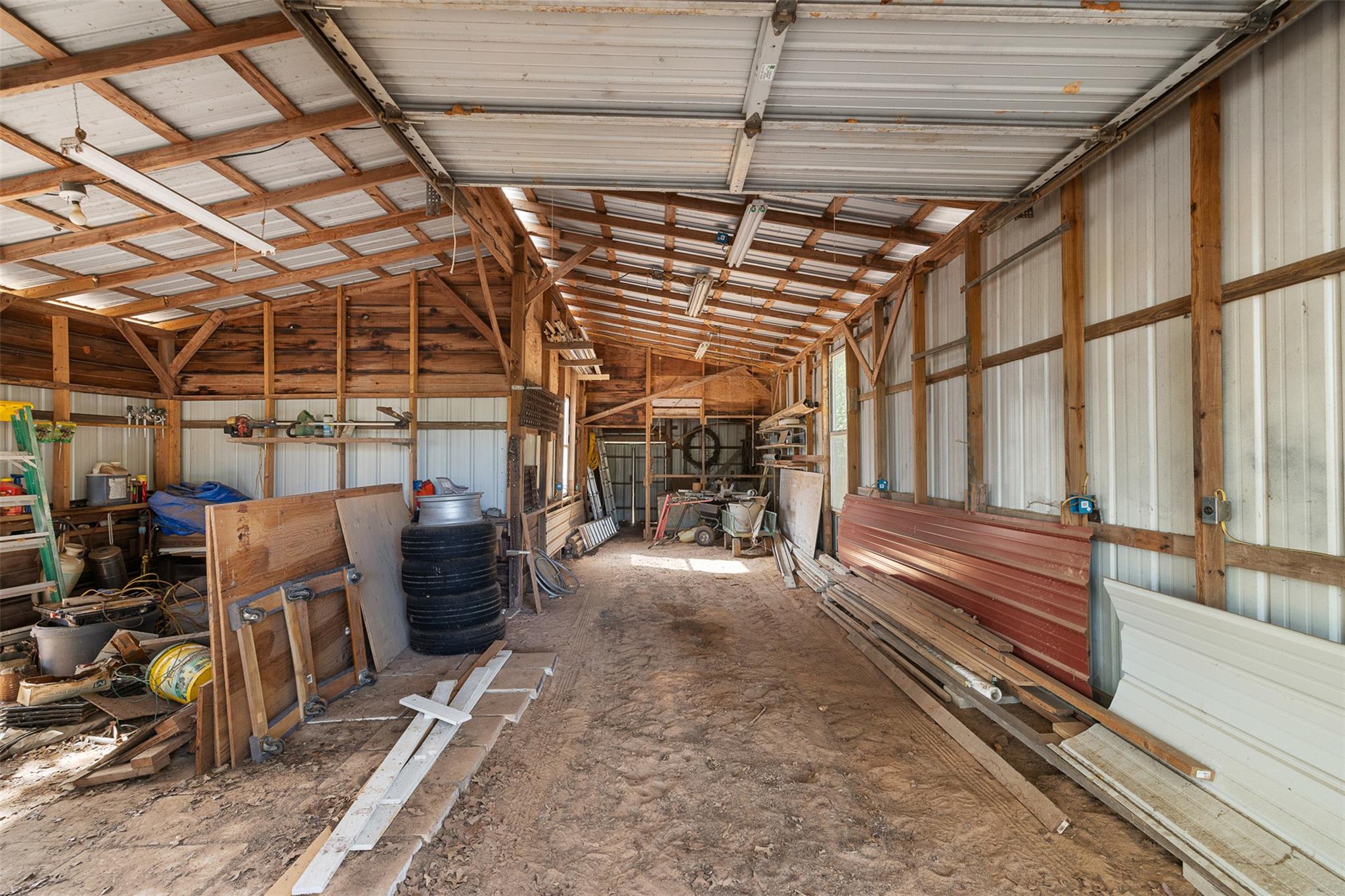 179 Stiewert Ln, Paige, TX 78659