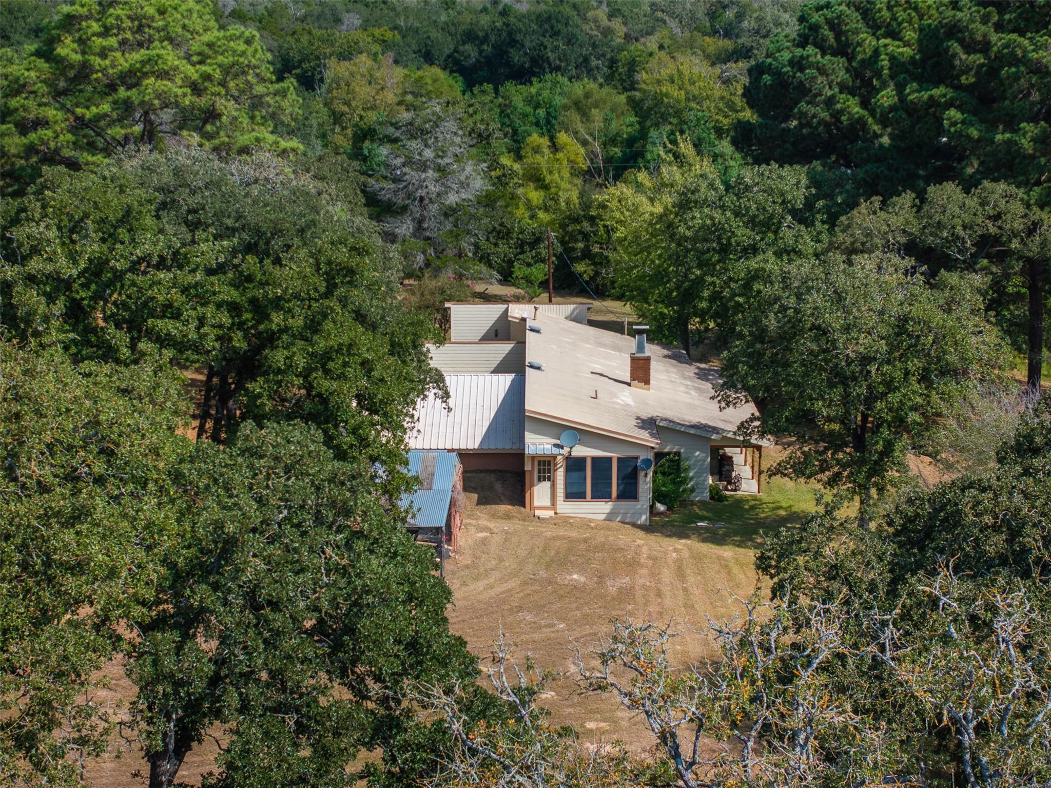 179 Stiewert Ln, Paige, TX 78659
