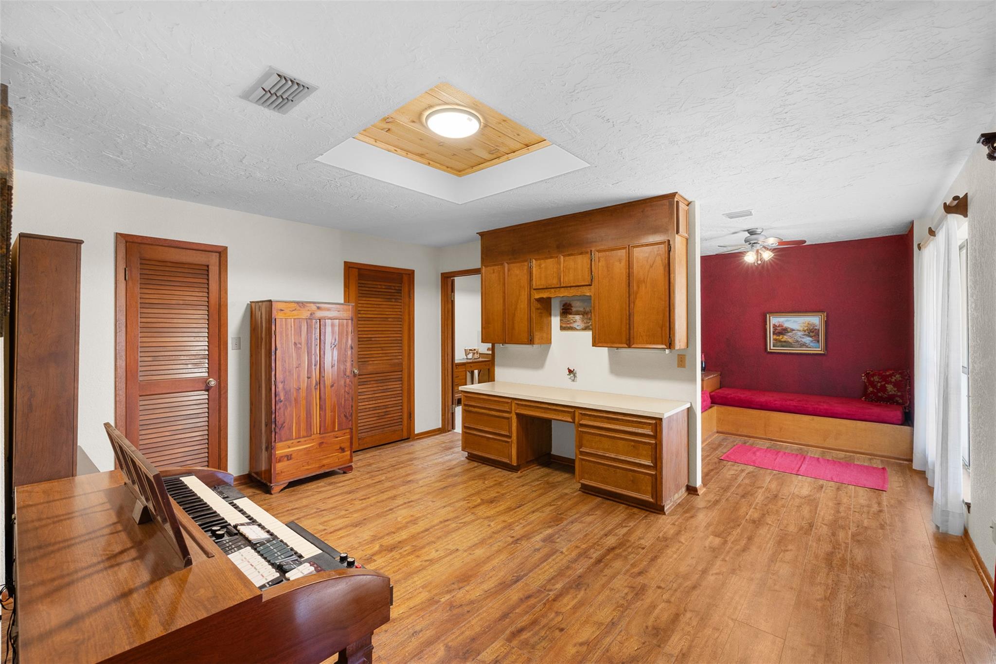 179 Stiewert Ln, Paige, TX 78659