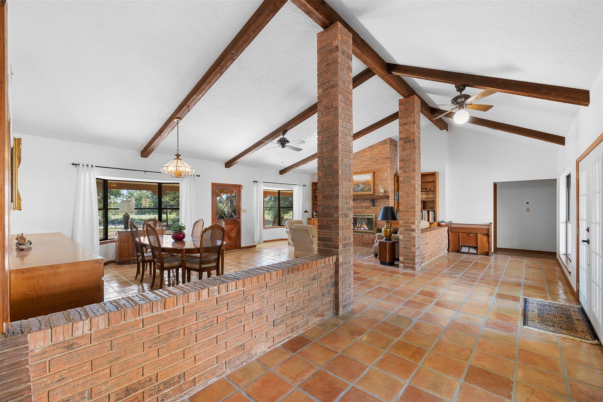 179 Stiewert Ln, Paige, TX 78659