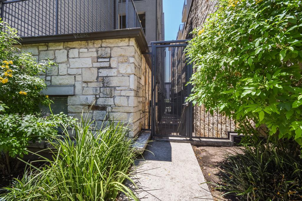 2502 Leon St # 100, Austin, TX 78705