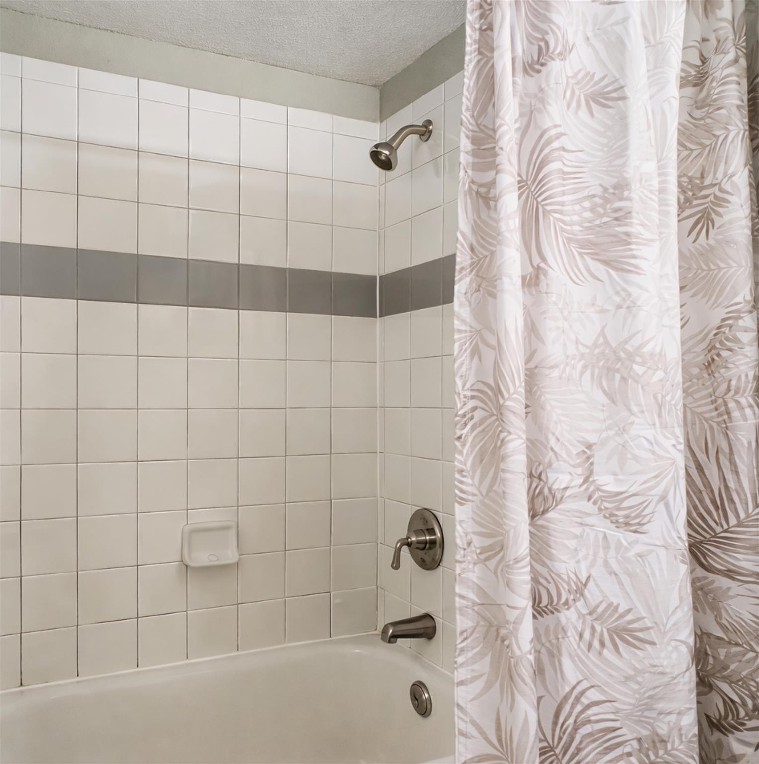 2502 Leon St # 100, Austin, TX 78705