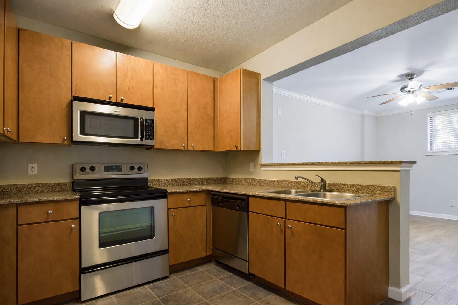 2502 Leon St # 100, Austin, TX 78705