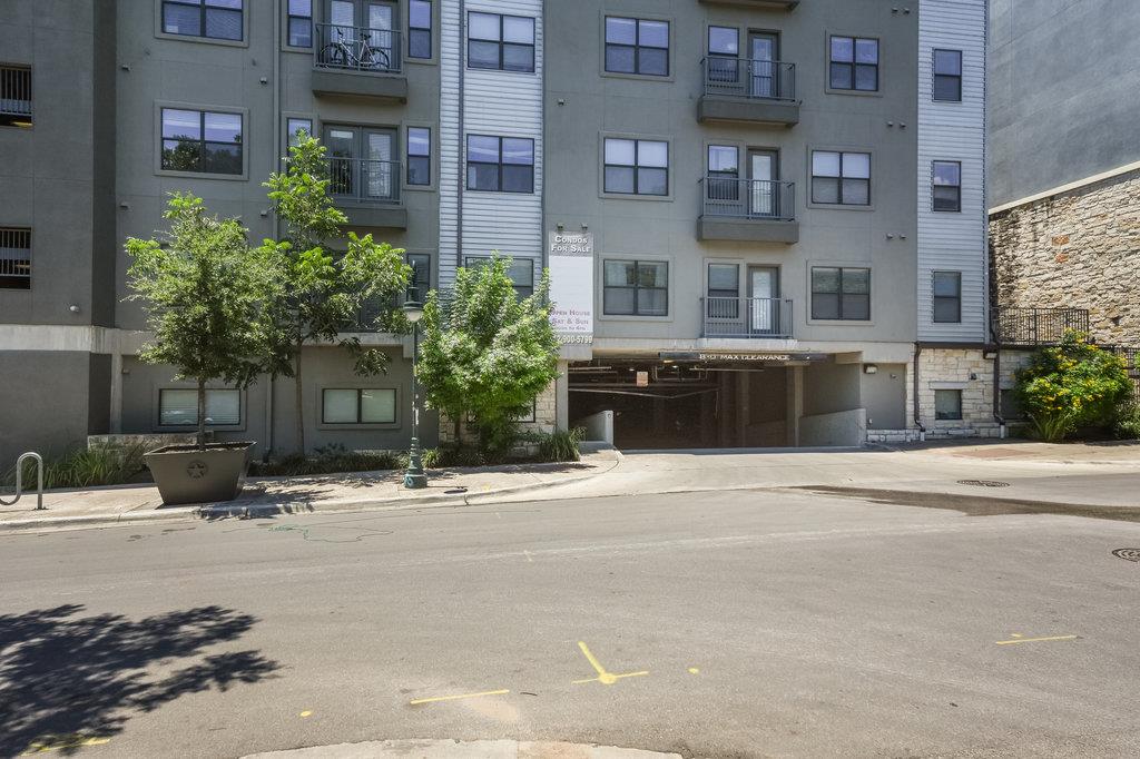 2502 Leon St # 100, Austin, TX 78705