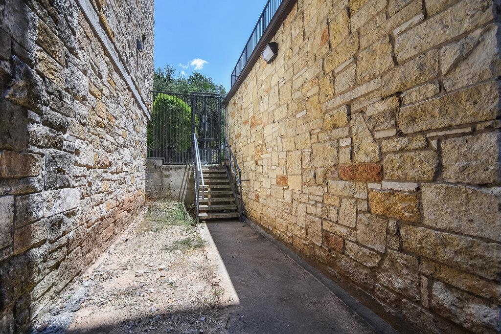 2502 Leon St # 100, Austin, TX 78705