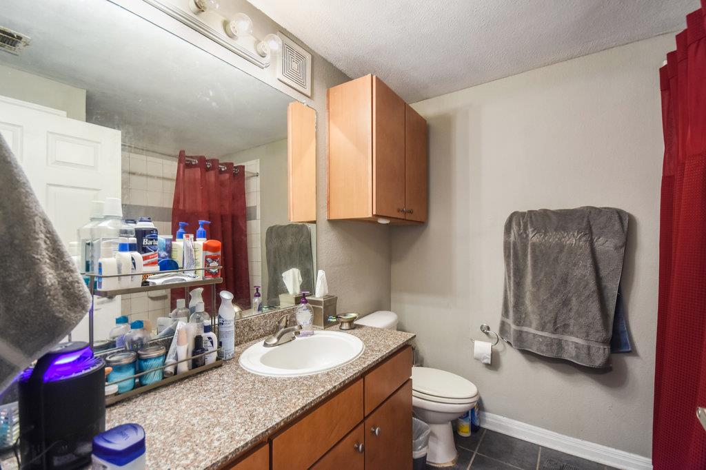 2502 Leon St # 100, Austin, TX 78705