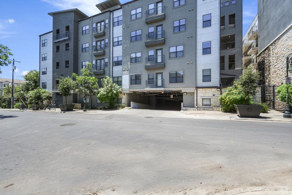 2502 Leon St # 100, Austin, TX 78705