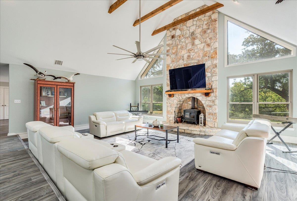 417 Akaloa Dr, Bastrop, TX 78602