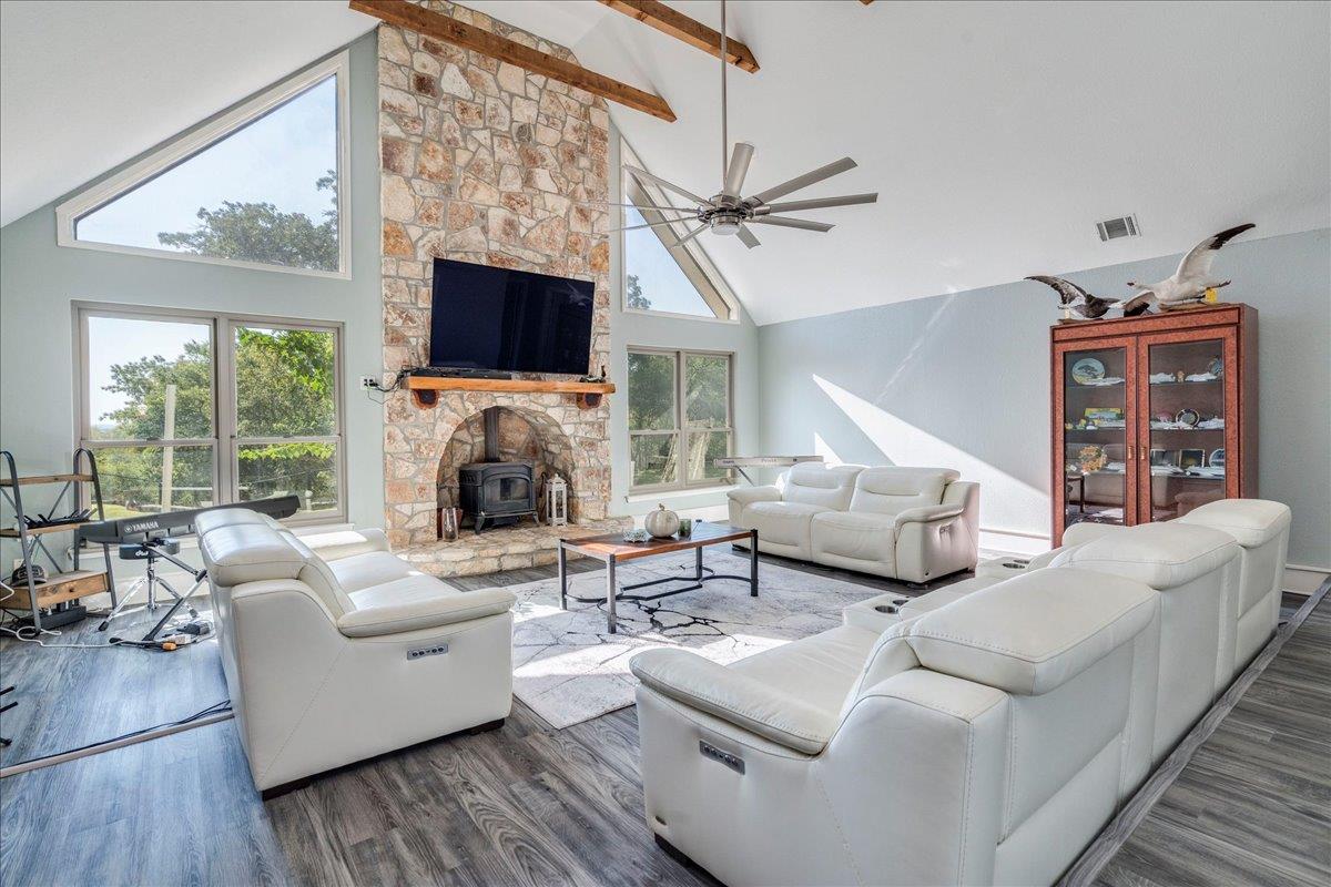 417 Akaloa Dr, Bastrop, TX 78602