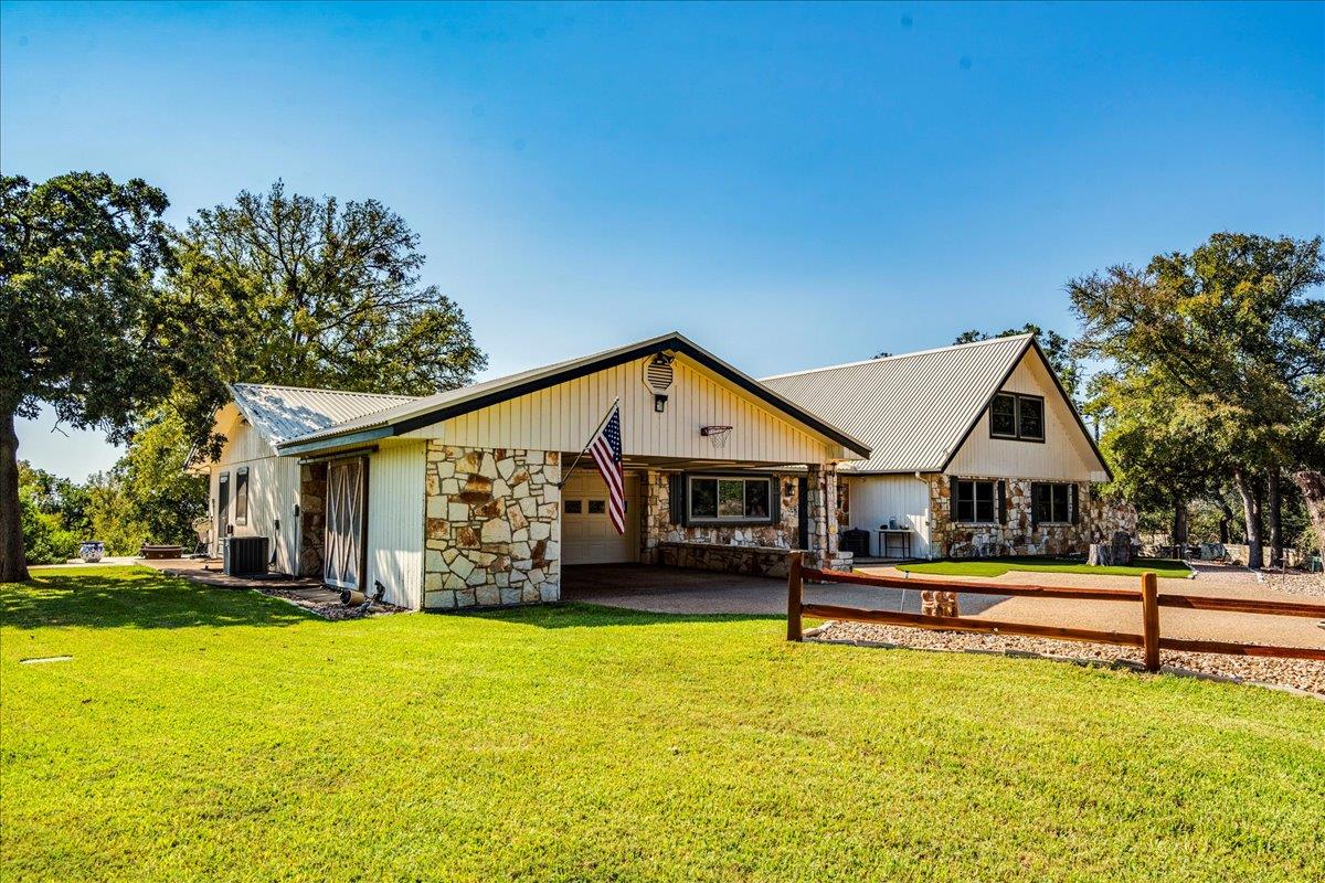 417 Akaloa Dr, Bastrop, TX 78602