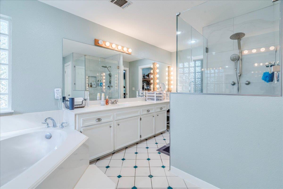 417 Akaloa Dr, Bastrop, TX 78602