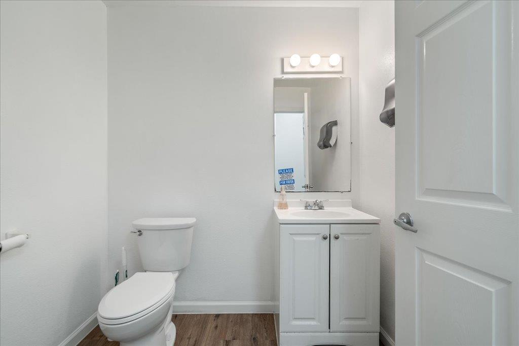 1289 E State Highway 71 Highway E # B100, Bastrop, TX 78602