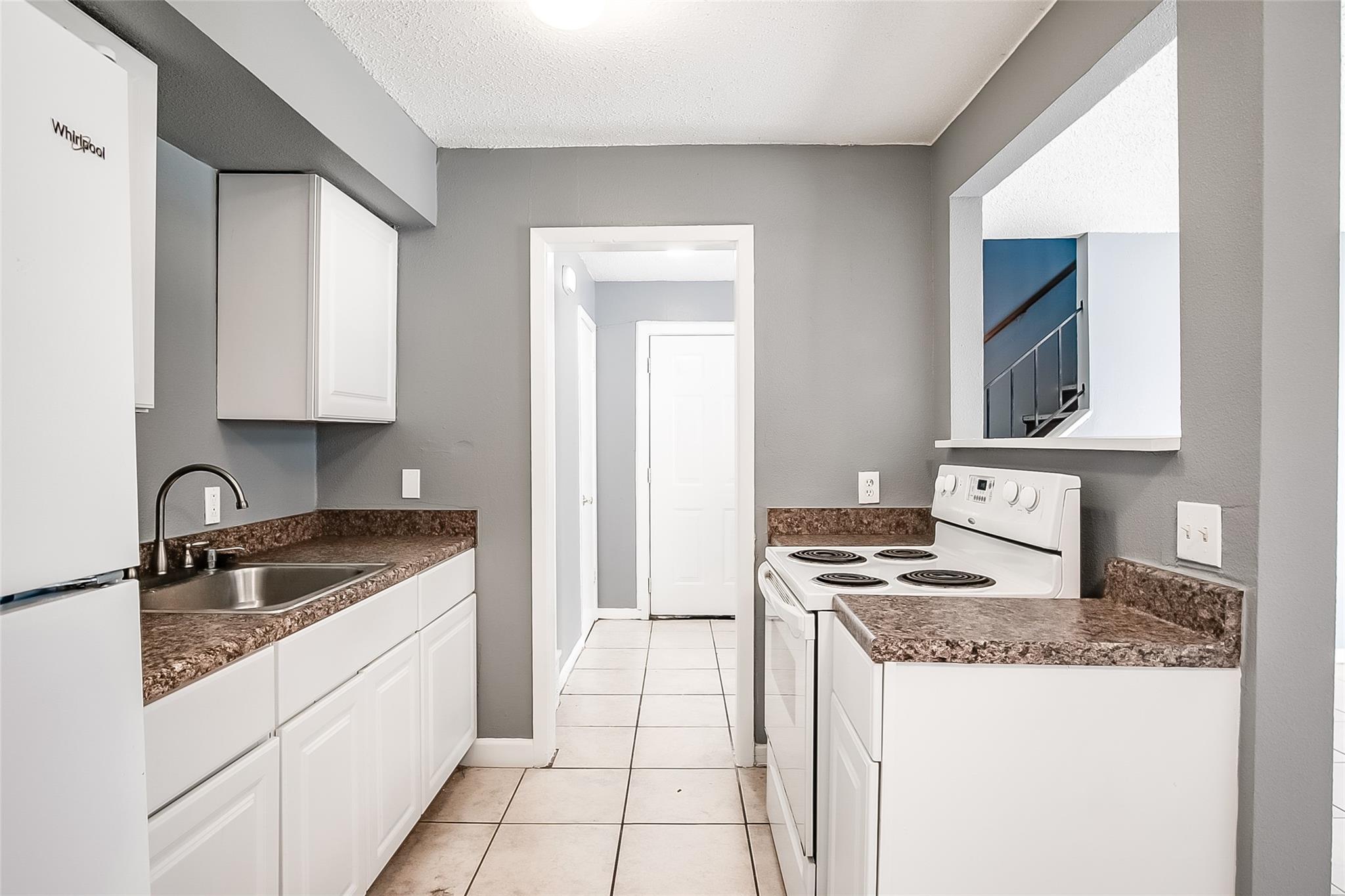 2215 Missionhill Dr # 104, Austin, TX 78741