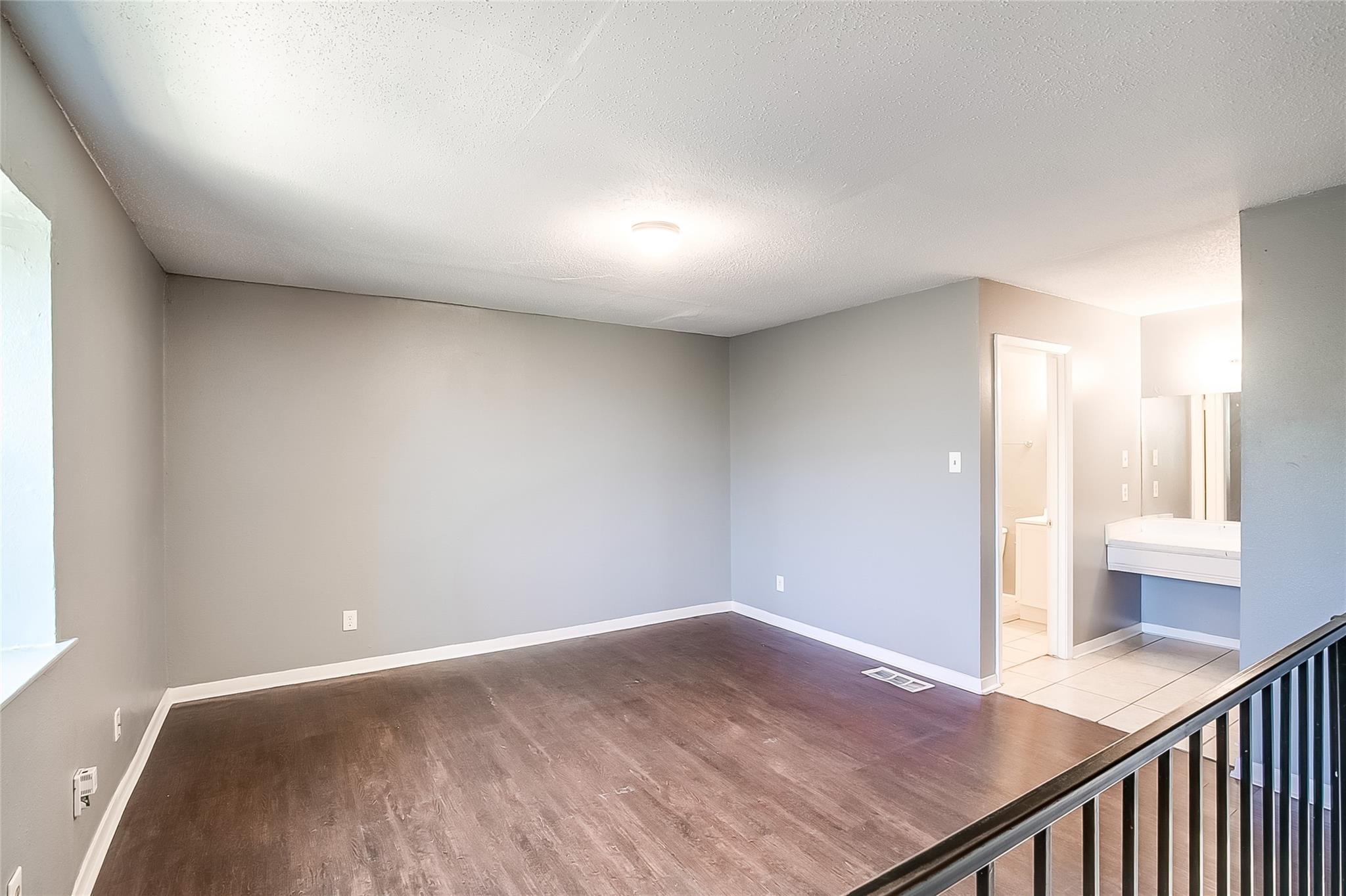 2215 Missionhill Dr # 104, Austin, TX 78741